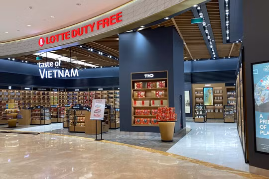 Cửa hàng miễn thuế trong nội địa Lotte Phú Khánh tại Trung tâm thương mại VV Mall (ảnh SCT)