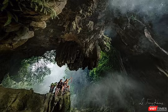 Tuyệt tác thiên nhiên - Cổng trời Đông Giang (Quảng Nam) ngày xưa (ảnh Lê Trọng Khang)