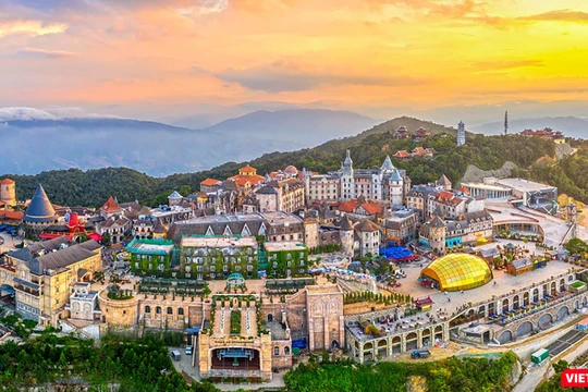 Khách sạn Mercure Danang French Village Bana Hills (Đà Nẵng) nhìn từ trên cao