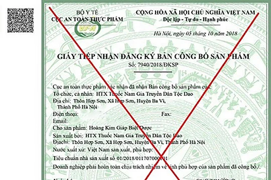 Giấy tiếp nhận đăng ký bản công bố sản phẩm này là giả mạo, không phải do Cục An toàn thực phẩm cấp. (ảnh Cục ATTP)