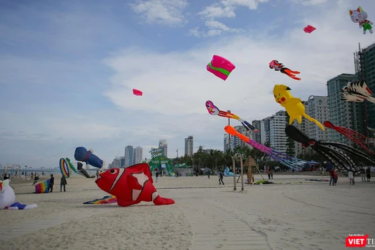 Biển Đà Nẵng bước vào mùa du lịch hè