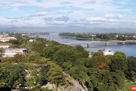 Một góc TP Huế nhìn từ trên cao