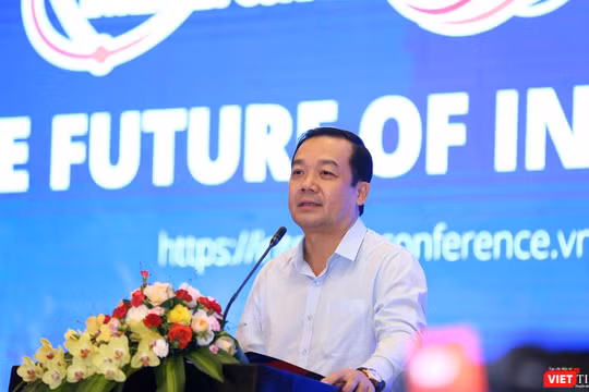 Ông Phạm Đức Long - Thứ trưởng Bộ TT&TT Việt Nam phát biểu tại sự kiện
