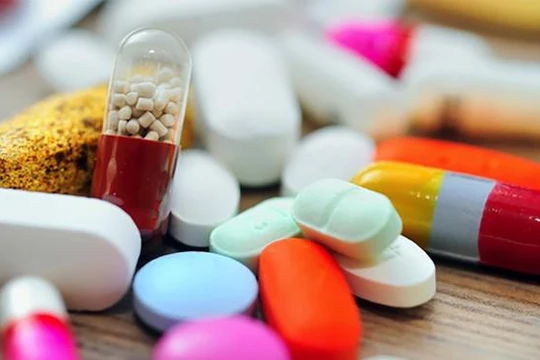 Tình trạng thiếu thuốc, vật tư y tế ở các bệnh viện trên khắp cả nước đã kéo dài nhiều tháng qua