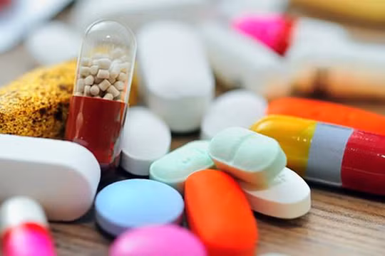 Tình trạng thiếu thuốc, vật tư y tế ở các bệnh viện trên khắp cả nước đã kéo dài nhiều tháng qua