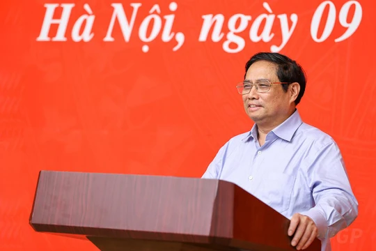 Thủ tướng phát biểu kết luận hội nghị sơ kết 6 tháng năm 2022 thực hiện Đề án phát triển ứng dụng dữ liệu dân cư, định danh và xác thực điện tử phục vụ chuyển đổi số quốc gia giai đoạn 2022-2025, tầm nhìn đến năm 2030 (Ảnh: VGP/Nhật Bắc)