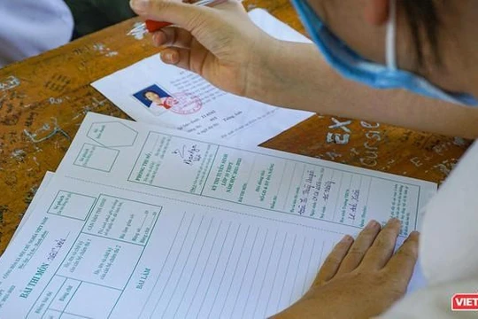 Học sinh tham dự kỳ thi vào lớp 10 THPT ở Đà Nẵng