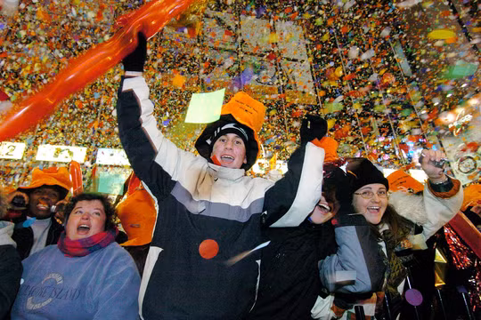 Đêm giao thừa tại thành phố New York. ảnh: Reuters/Henny Ray Abrams