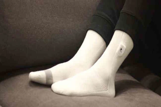 Tất thông minh (ảnh: Siren)