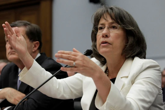 Cựu giám đốc của FDIC Sheila Bair (ảnh: Yahoo Finance) 