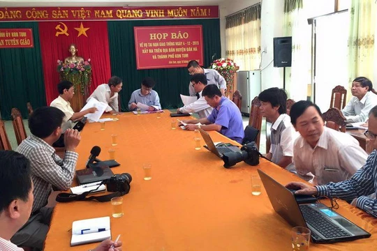 Quang cảnh buổi họp báo - Ảnh: Bá Dũng