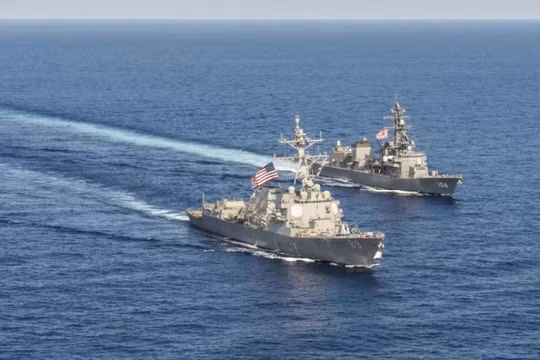 Chiến hạm Mỹ và Nhật Bản tập trận chung ở Biển Đông năm 2015