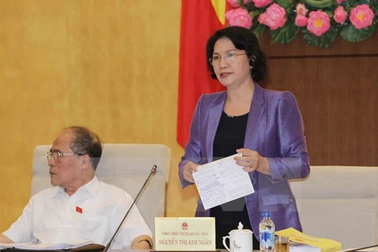 Phó Chủ tịch Quốc hội Nguyễn Thị Kim Ngân điều hành phiên họp. (Ảnh: Phương Hoa/TTXVN)