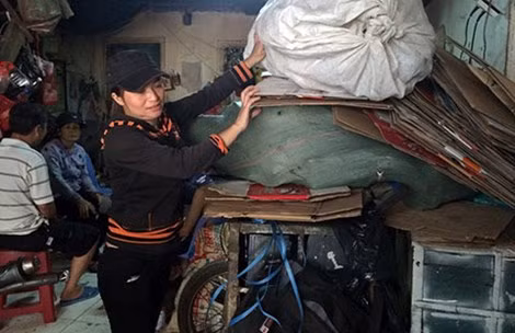 Chị ve chai Huỳnh Thị Ánh Hồng mong muốn Công an quận Tân Bình sớm giải quyết dứt điểm sự việc. 