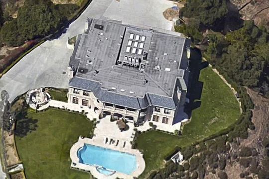 Cảnh sát cho biết Al-Saud đã thuê lại khu nhà lớn trị giá 37 triệu USD ở Beverly Hills. 