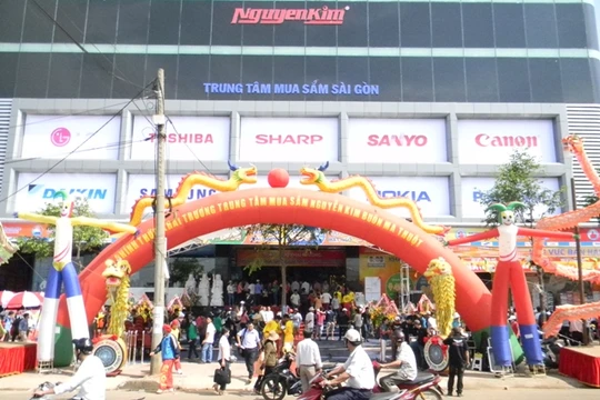 Nguyễn Kim đã có bàn tay của doanh nghiệp ngoại