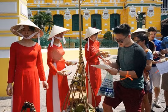 Khách quốc tế tại TPHCM