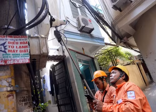 Tiền điện tăng vọt một cách bất thường khiến người dân bức xúc trong khi lý do EVN đưa ra rất thiếu thuyết phục