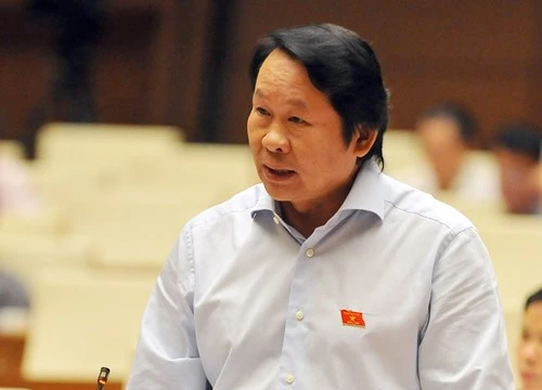 Đại biểu Thân Đức Nam góp ý luật Đấu giá tài sản sáng 19.11 - Ảnh: Ngọc Thắng 