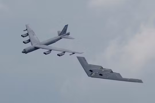 Mỹ đã lần đầu tiên điều cả 3 loại máy bay ném bom chiến lược B-2 Spirit, B-1 và B-52 tới Guam canh chừng Biển Đông