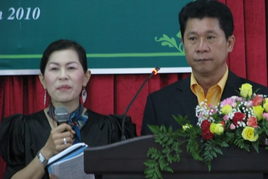 Bà Hà Linh và ông Lin Chin Chuang khi còn ở Lâm Đồng - Ảnh: Lâm Viên