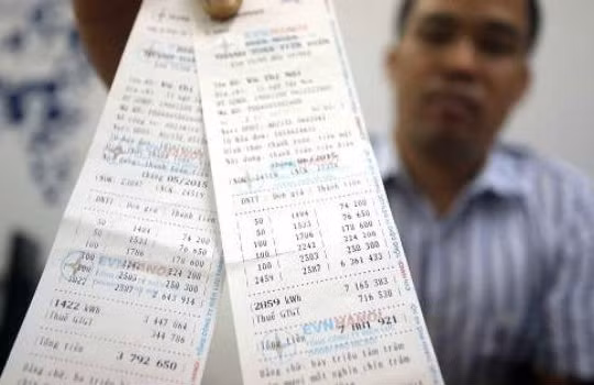 EVN đang xây dựng biểu giá bán điện mới. Ảnh: TL