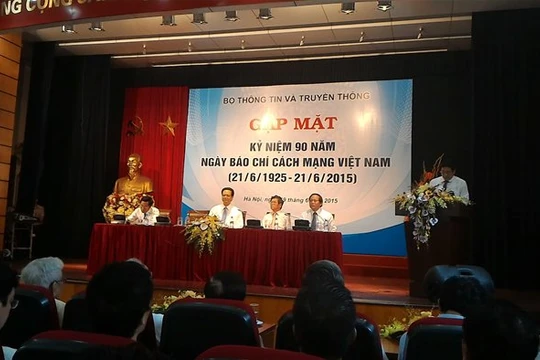 Thủ tướng Nguyễn Tấn Dũng gặp mặt báo chí chiều 19-6. Ảnh: C.T