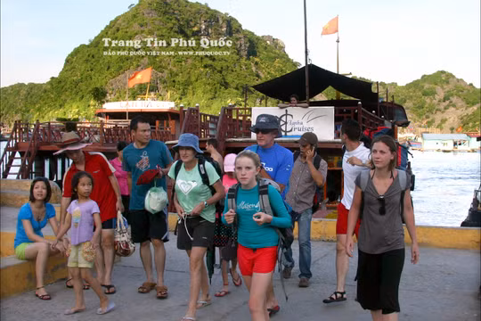 Khách du lịch Nga đến Phú Quốc