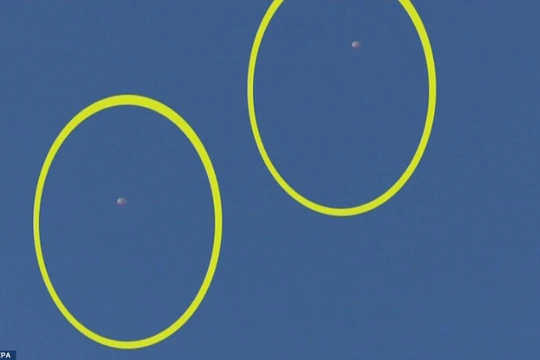 Hai phi công Su-24 nhảy dù sau khi máy bay Su-24 bị bắn hạ