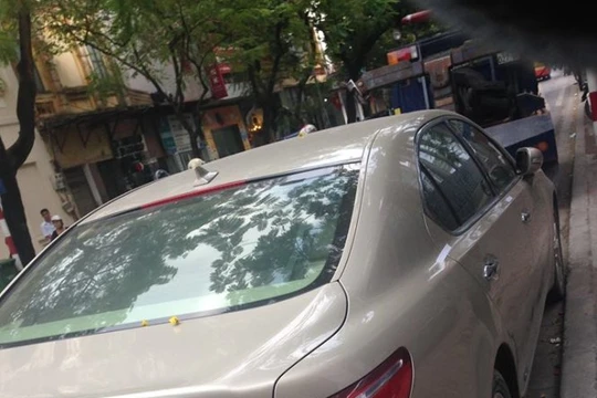 Biển số giả gắn trên xe - Ảnh: Cơ quan công an cung cấp