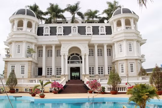 Biệt thự như khách sạn 5 sao của đại gia Thủy sản Phương Nam, ông Lâm Ngọc Khuân