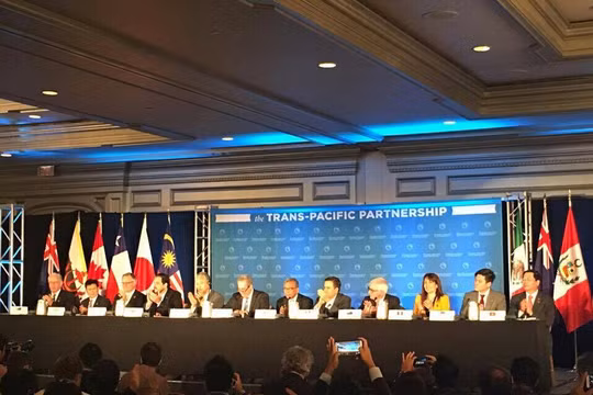 Đại diện 12 nước TPP họp báo sau khi đạt được thỏa thuận