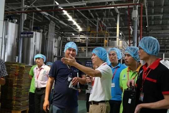 Đoàn kiểm tra liên ngành của tỉnh Bình Dương tiến hành thanh tra nhà máy của Tân Hiệp Phát hồi tháng 2 năm nay