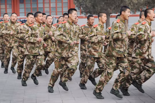 Trung Quốc liên tục tăng chi tiêu quốc phòng hai con số trong hơn suốt thời gianqua