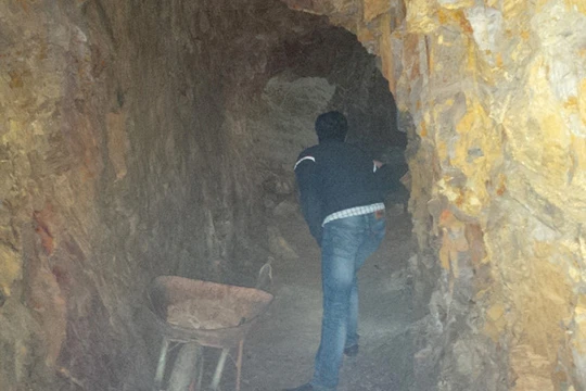 "Hầm rượu" dài cả trăm mét của bí thư huyện Tây Giang