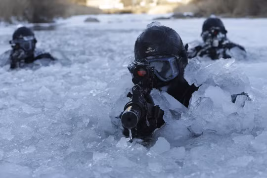 Đặc nhiệm Hàn Quốc huấn luyện trong điều kiện khắc nghiệt trên sông băng