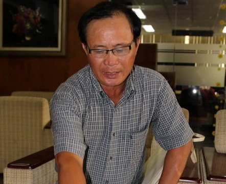 Ông Tấn đang trình bày vụ việc - Ảnh: G.Minh