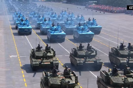 Trung Quốc tổ chức duyệt binh lớn chưa từng có nhằm khoa trương sức mạnh, nhưng bị cho là nhào nặn lịch sử để kích động tinh thần dân tộc