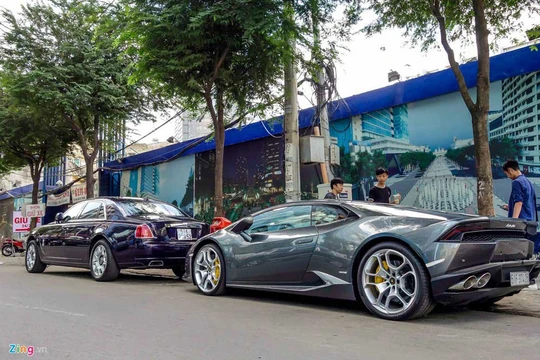 Những chiếc xe siêu sang có giá hàng chục tỷ đồng không hề hiếm tại Việt Nam