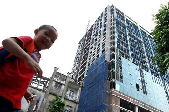 Cao ốc số 8B Lê Trực (Hà Nội) xây vượt 16m so với chiều cao đã được cấp phép - Ảnh: Nguyễn Khánh