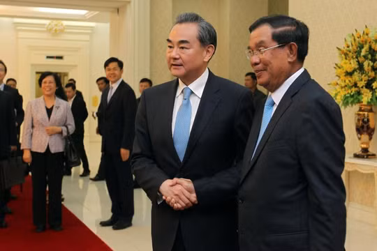 Hunsen và Vương Nghị