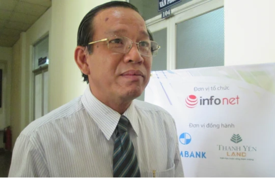 Ông Nguyễn Hoàng Minh trả lời báo chí bên lề Tọa đàm