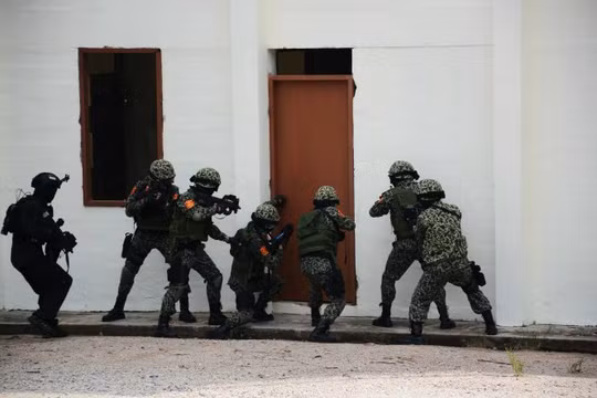 Đặc công Việt Nam trong tình huống tấn công khủng bố trong tòa nhà
