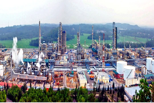 Nhà máy lọc dầu Dung Quất