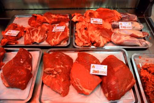 Giá thịt bò ở VN vẫn ở mức cao so với mặt bằng chung - Ảnh: Diệp Đức Minh