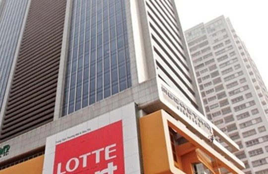 Tòa nhà Diamond Plaza ở ngay khu vực quận 1, TP HCM đã được thương hiệu Lotte Mart (Hàn Quốc) mua lại 70% vốn.