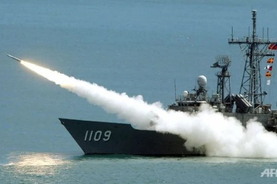 Mỹ thông qua hợp đồng bán vũ khí trị giá 1,83 tỉ USD cho lãnh thổ Đài Loan, trong đó có hai tàu khu trục - Ảnh: AFP