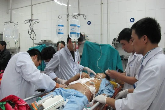 Cấp cứu do đa chấn thương sau tai nạn giao thông rất thường gặp ở các bệnh viện trong các dịp nghỉ dài ngày 