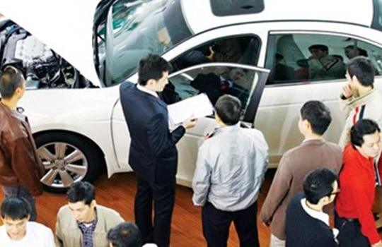 Người tiêu dùng đang chờ Bộ Tài chính quyết định vì dân hay vì doanh nghiệp.