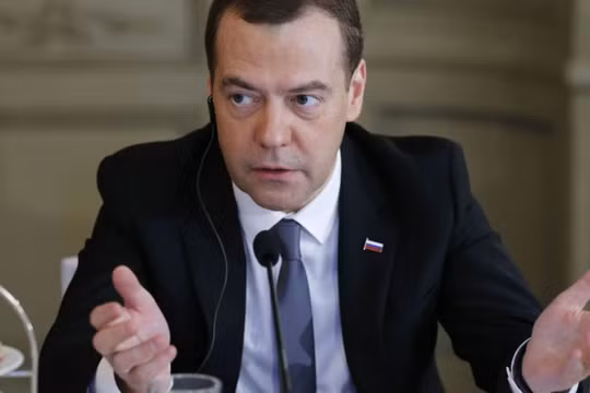 Ông Medvedev